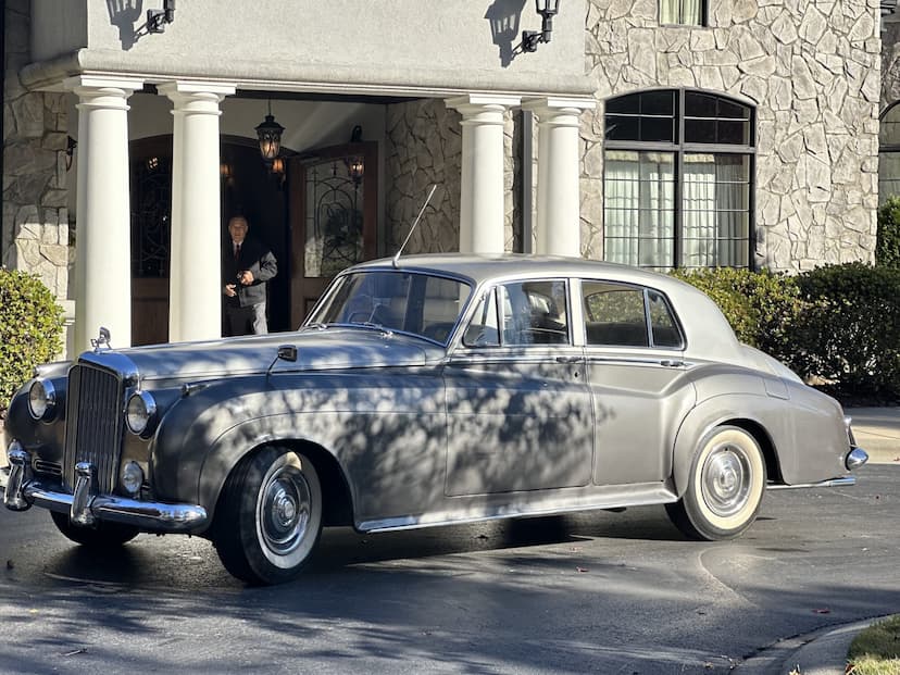 Bentley S2 vehicle