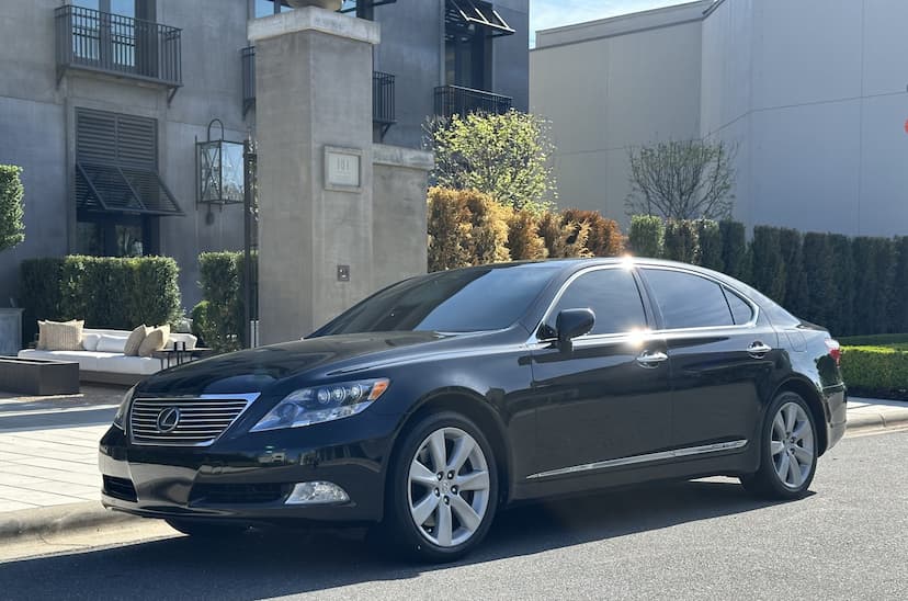 Lexus LS 600h L vehicle