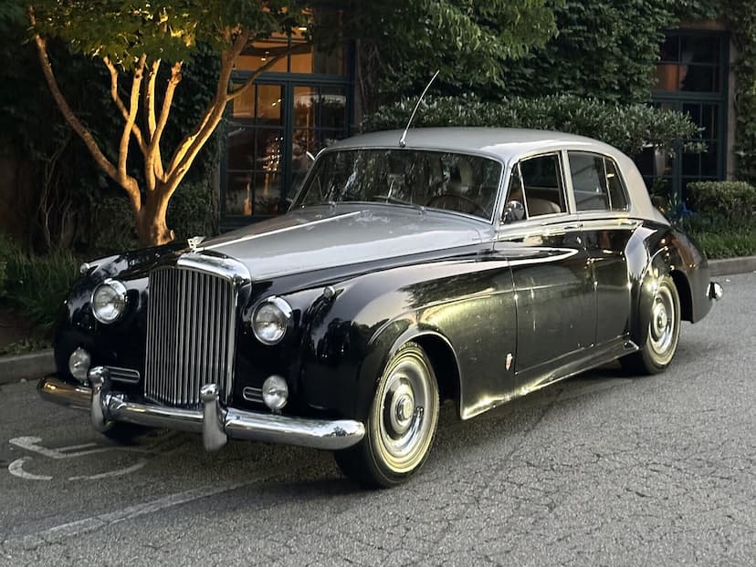 Bentley S1 vehicle